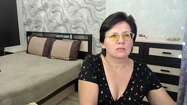 Snapshot of VitaCharm chatting on March 3, 2025, 8:11 pm VitaCharm online show from March 3, 2025, 8:11 pm