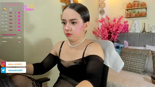 Snapshot of Alexia_Sweet_x chatting on July 8, 2026, 11:00 am Alexia Sweet x online show from July 8, 2026, 11:00 am