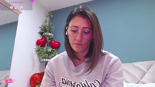 Snapshot of SharisWillian chatting on March 13, 2025, 7:09 am SharisWillian online show from March 13, 2025, 7:09 am