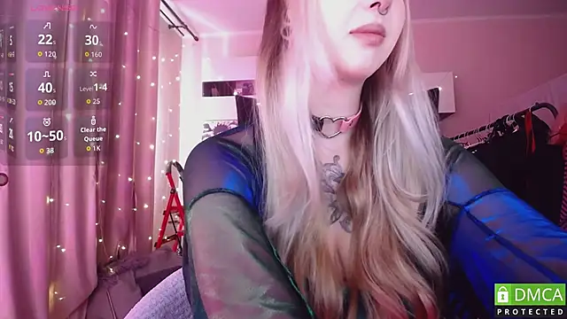 JustMeowGirl online show from June 21, 2026, 5:13 am
