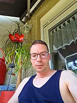 Snapshot of Schnubby1 chatting on May 22, 2026, 12:03 pm Schnubby1 online show from May 22, 2026, 12:03 pm