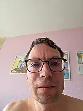 Schnubby1 online show from March 7, 2026, 12:43 pm