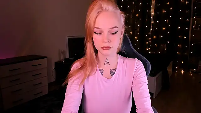 Snapshot of Polusladkoye chatting on December 20, 2025, 2:53 pm Polusladkoye online show from December 20, 2025, 2:53 pm