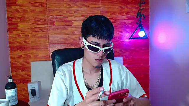 Bastiaan 28 online show from March 16, 2025, 6:31 am