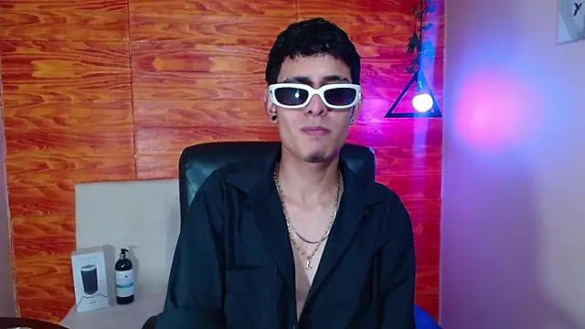 Bastiaan 28 online show from March 20, 2025, 6:19 am