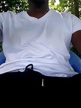 Snapshot of Juicy-hot_chic chatting on April 3, 2026, 12:55 pm Juicy-hot chic online show from April 3, 2026, 12:55 pm