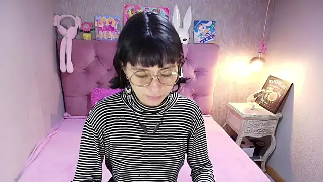 charlottemoonxz online show from February 1, 2026, 7:12 pm