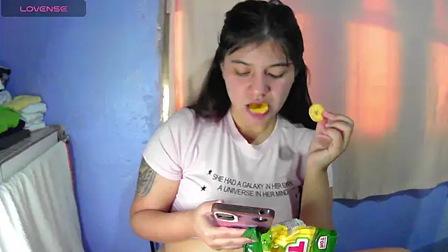 lynieh- online show from October 27, 2025, 8:54 pm