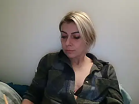 Snapshot of anechka1 chatting on January 2, 2025, 10:55 pm anechka1 online show from January 2, 2025, 10:55 pm