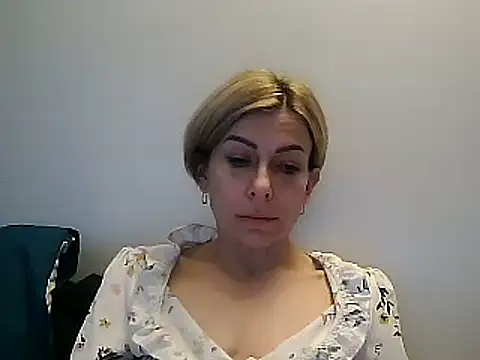 Snapshot of anechka1 chatting on December 18, 2024, 12:40 pm anechka1 online show from December 18, 2024, 12:40 pm