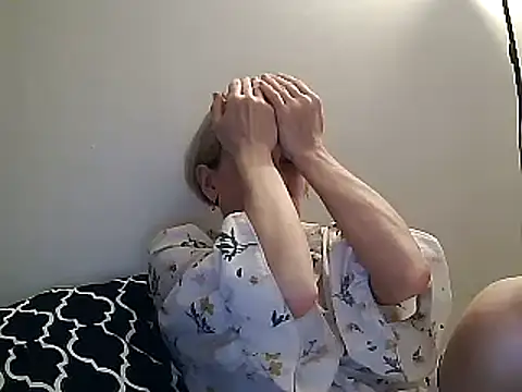 Snapshot of anechka1 chatting on February 6, 2025, 12:54 am anechka1 online show from February 6, 2025, 12:54 am