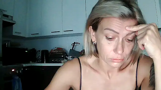 Snapshot of anechka1 chatting on September 17, 2025, 11:12 am anechka1 online show from September 17, 2025, 11:12 am