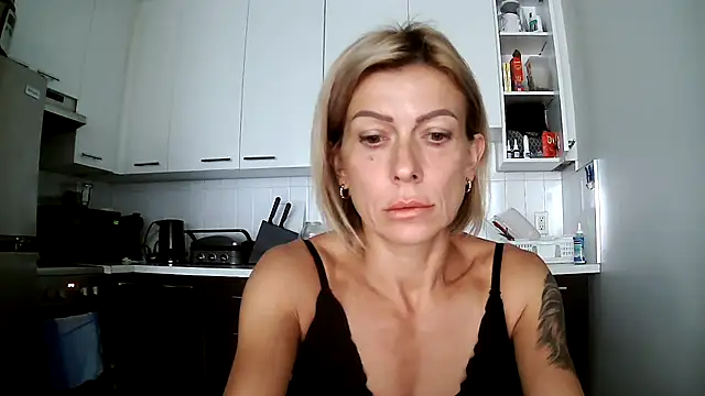 Snapshot of anechka1 chatting on September 10, 2025, 1:32 pm anechka1 online show from September 10, 2025, 1:32 pm