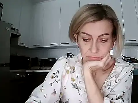 Snapshot of anechka1 chatting on December 9, 2024, 6:35 pm anechka1 online show from December 9, 2024, 6:35 pm