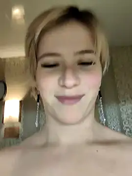 AnabelLaLove online show from December 14, 2024, 4:45 am