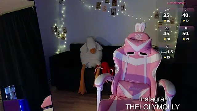 Snapshot of LolyMolli chatting on February 27, 2025, 6:09 pm LolyMolli online show from February 27, 2025, 6:09 pm