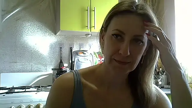 Snapshot of AshleyXHoney chatting on March 16, 2026, 7:34 am AshleyXHoney online show from March 16, 2026, 7:34 am