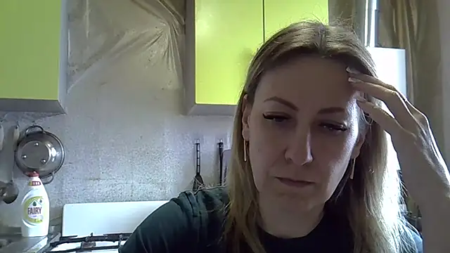 Snapshot of AshleyXHoney chatting on March 3, 2026, 8:10 am AshleyXHoney online show from March 3, 2026, 8:10 am