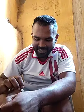 ListedLoin online show from October 3, 2025, 1:23 pm