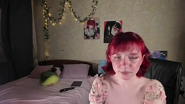 Snapshot of Love_is_Lola chatting on July 10, 2026, 4:12 am Love is Lola online show from July 10, 2026, 4:12 am