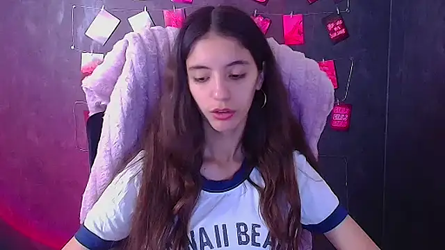 Snapshot of Aishell_ chatting on November 10, 2025, 12:43 pm Aishell online show from November 10, 2025, 12:43 pm