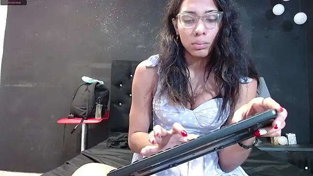 Snapshot of EmilyGomezLS chatting on March 12, 2025, 11:21 am EmilyGomezLS online show from March 12, 2025, 11:21 am