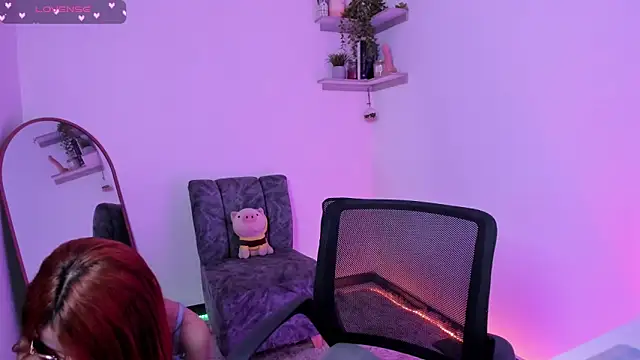 Victoria-ross online show from September 17, 2025, 7:38 pm