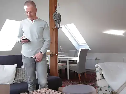 maxmueller321 online show from February 19, 2026, 12:57 pm