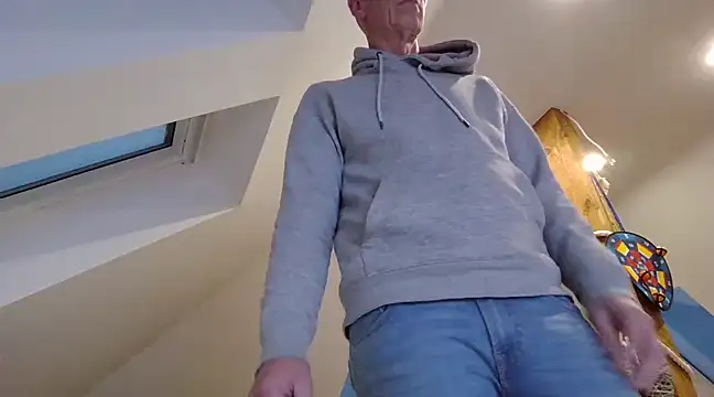 maxmueller321 online show from December 7, 2024, 3:14 pm