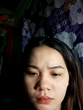 Ngoc-Trinh online show from December 21, 2024, 4:03 pm