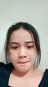 Ngoc-Trinh online show from December 11, 2024, 1:28 pm