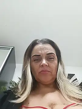 hugebobbs online show from October 3, 2025, 8:05 am