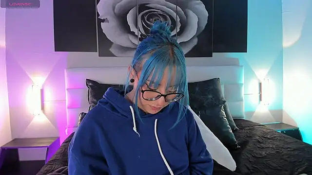 sofi bakerr online show from September 16, 2025, 11:55 am