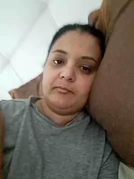 sarahhh1987 online show from February 9, 2026, 6:44 am