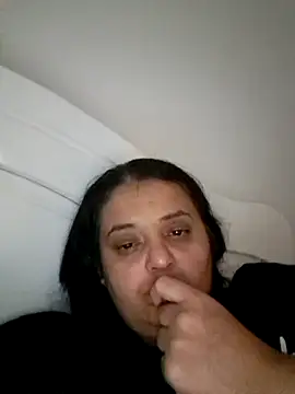 sarahhh1987 online show from November 9, 2025, 7:40 pm