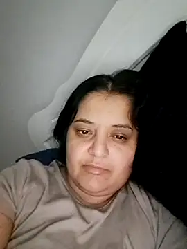 sarahhh1987 online show from December 18, 2025, 6:12 pm