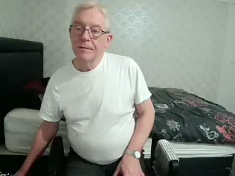 Snapshot of shaun63m chatting on February 9, 2025, 2:28 am shaun63m online show from February 9, 2025, 2:28 am