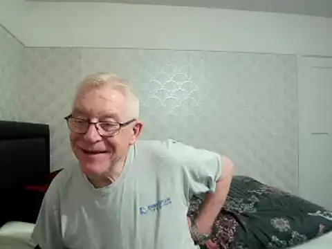 Snapshot of shaun63m chatting on March 1, 2025, 1:22 am shaun63m online show from March 1, 2025, 1:22 am