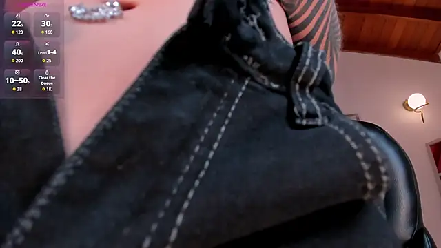 HannaConnor  online show from April 15, 2026, 4:40 am