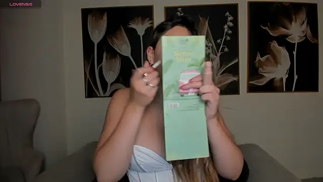 BellaRose X online show from March 26, 2026, 4:33 am