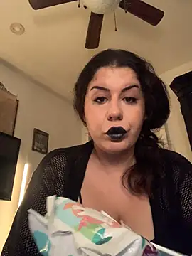 Snapshot of holyeroticss chatting on February 18, 2026, 2:31 am holyeroticss online show from February 18, 2026, 2:31 am