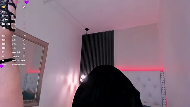 Snapshot of aliscollins_ chatting on May 3, 2026, 2:27 am aliscollins online show from May 3, 2026, 2:27 am