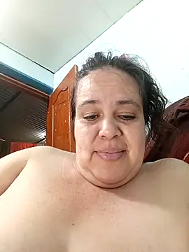 Snapshot of lunanataly chatting on February 13, 2026, 12:49 pm lunanataly online show from February 13, 2026, 12:49 pm