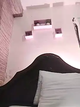 lunanataly online show from March 9, 2025, 9:14 pm