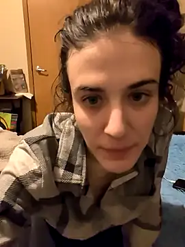 Snapshot of rileyyb_ chatting on February 9, 2026, 11:47 pm rileyyb online show from February 9, 2026, 11:47 pm