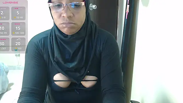 Snapshot of Aaliyah_brown chatting on November 26, 2025, 12:27 pm Aaliyah brown online show from November 26, 2025, 12:27 pm