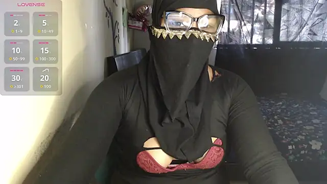 Snapshot of Aaliyah_brown chatting on March 13, 2026, 2:00 pm Aaliyah brown online show from March 13, 2026, 2:00 pm