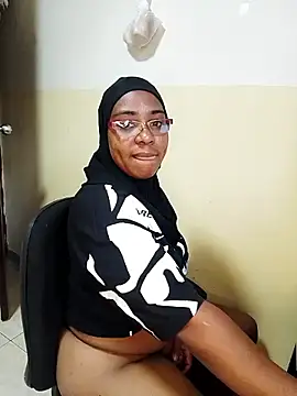 Snapshot of Aaliyah_brown chatting on November 25, 2025, 2:06 pm Aaliyah brown online show from November 25, 2025, 2:06 pm