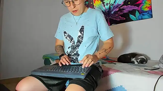 Snapshot of Sexyboy_666 chatting on December 22, 2025, 3:23 pm Sexyboy 666 online show from December 22, 2025, 3:23 pm