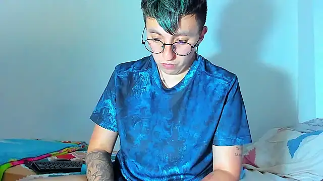 Snapshot of Sexyboy_666 chatting on December 16, 2025, 12:59 am Sexyboy 666 online show from December 16, 2025, 12:59 am